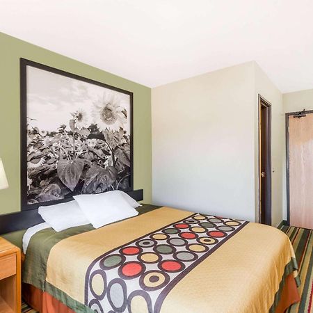 ซูเปอร์ 8 บาย วินด์แฮม ชานุต Hotel Chanute ภายนอก รูปภาพ