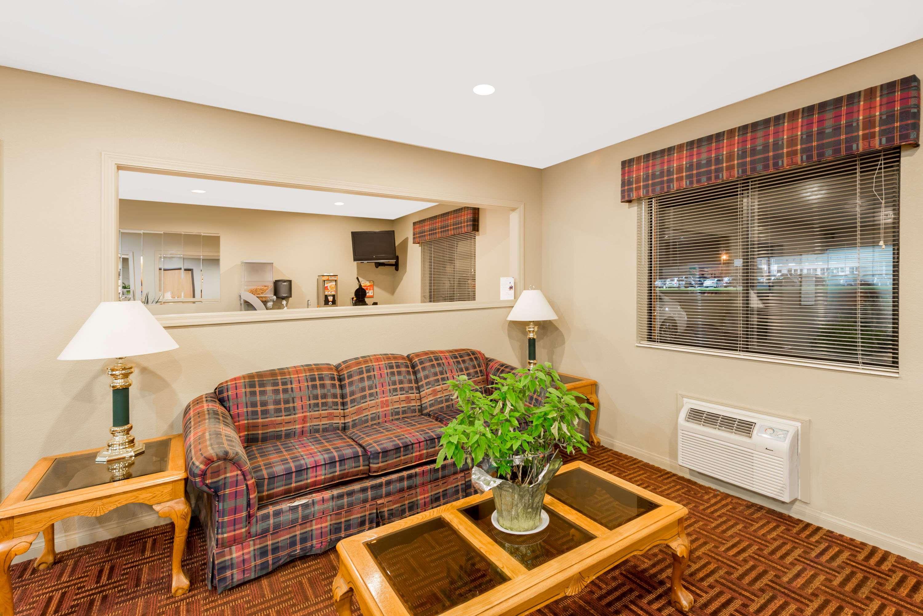 ซูเปอร์ 8 บาย วินด์แฮม ชานุต Hotel Chanute ภายนอก รูปภาพ