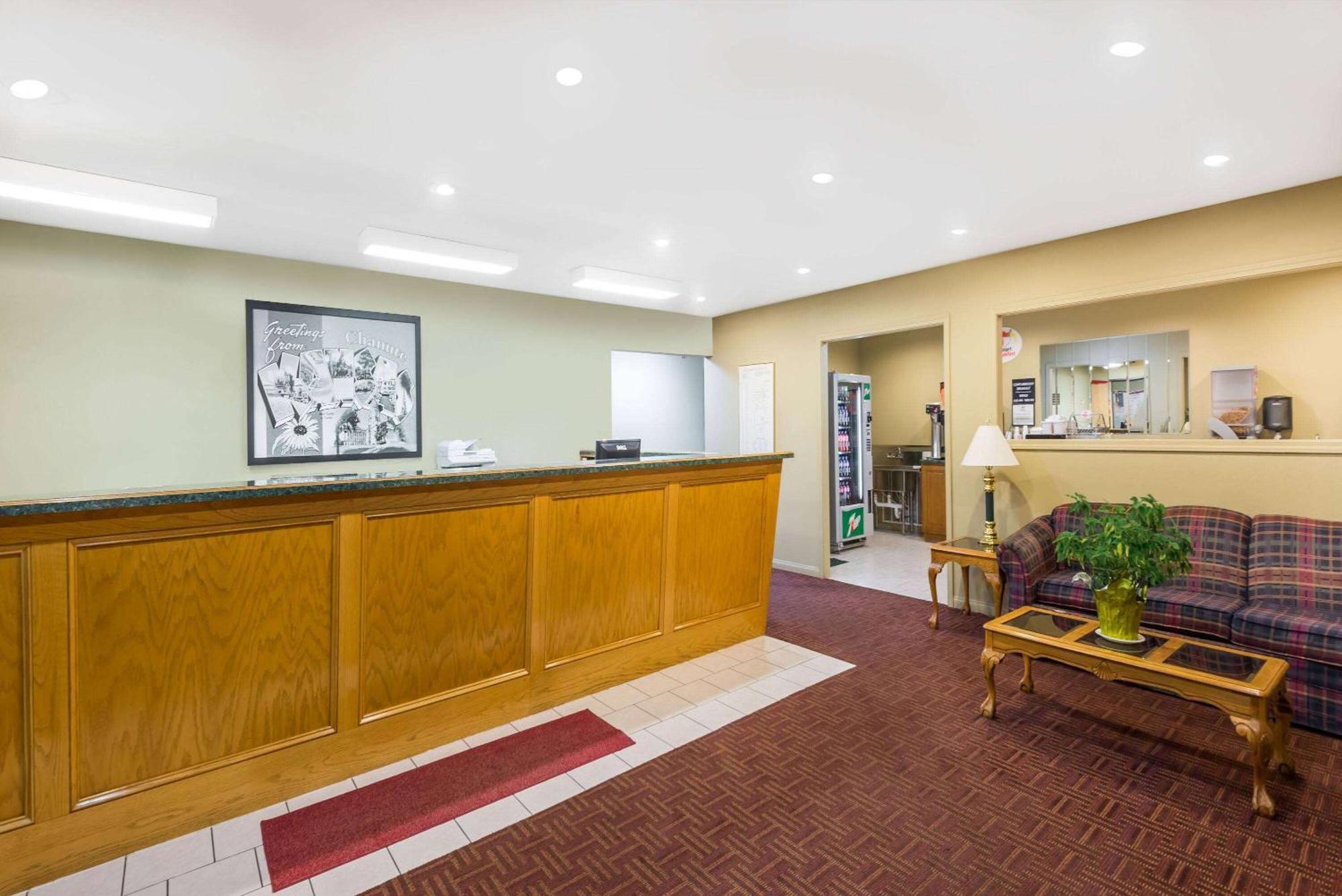 ซูเปอร์ 8 บาย วินด์แฮม ชานุต Hotel Chanute ภายนอก รูปภาพ