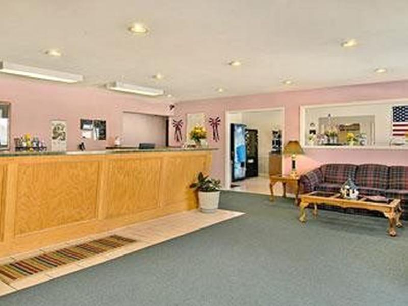 ซูเปอร์ 8 บาย วินด์แฮม ชานุต Hotel Chanute ภายนอก รูปภาพ