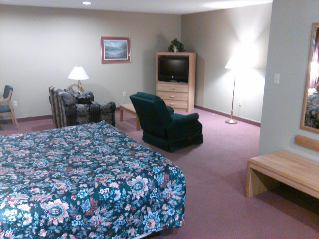 ซูเปอร์ 8 บาย วินด์แฮม ชานุต Hotel Chanute ภายนอก รูปภาพ