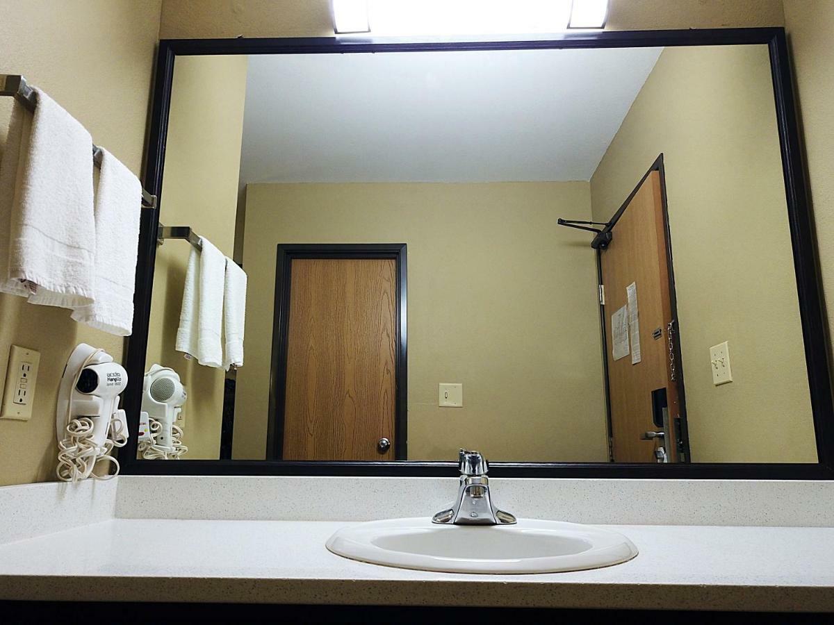 ซูเปอร์ 8 บาย วินด์แฮม ชานุต Hotel Chanute ภายนอก รูปภาพ